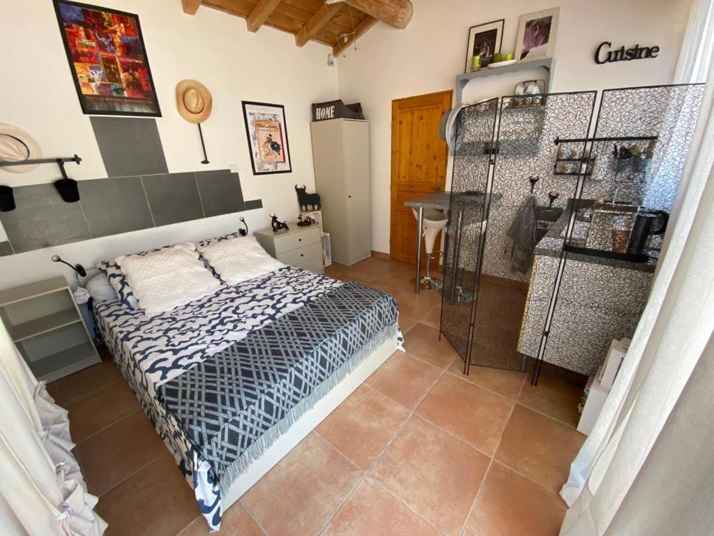 Au Mazet Du Parc Bed & Breakfast Ledenon Ngoại thất bức ảnh